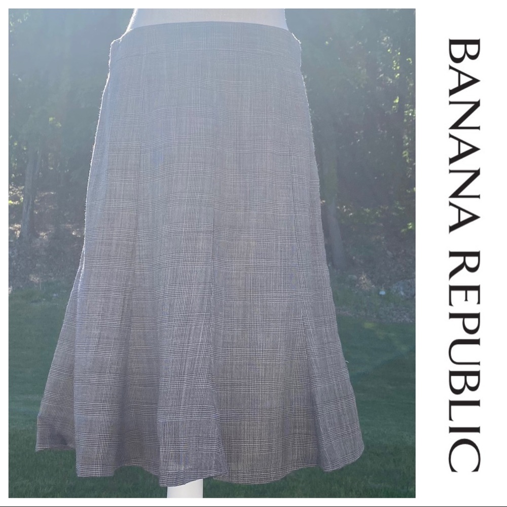 Banana Republic Windowpane Circle Skirt, Size 4.